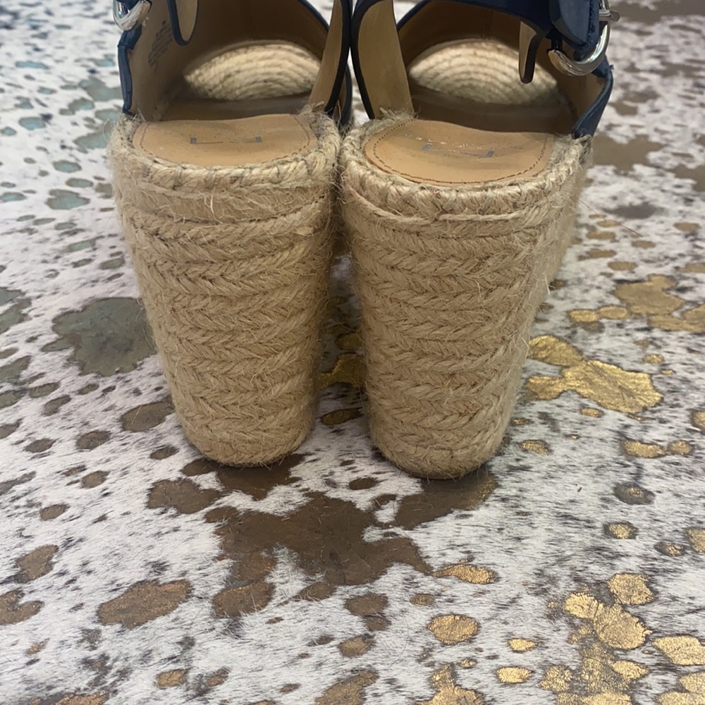 Marc Fisher navy wedges - Picture 4 of 5